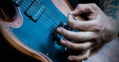 The Differences Between Acoustic and Electric Guitars