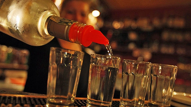 Safety tips to serve alcohol the best way